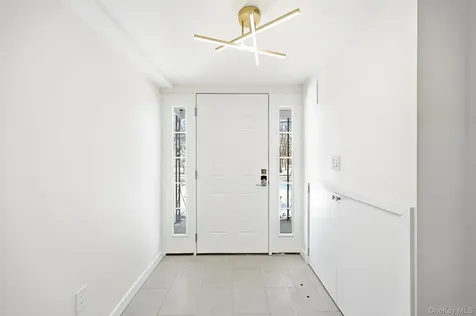 113 Woodland Avenue New Rochelle NY 10805