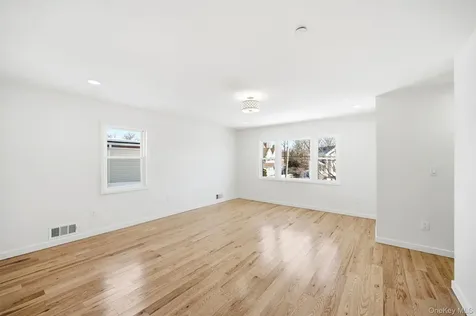 113 Woodland Avenue New Rochelle NY 10805