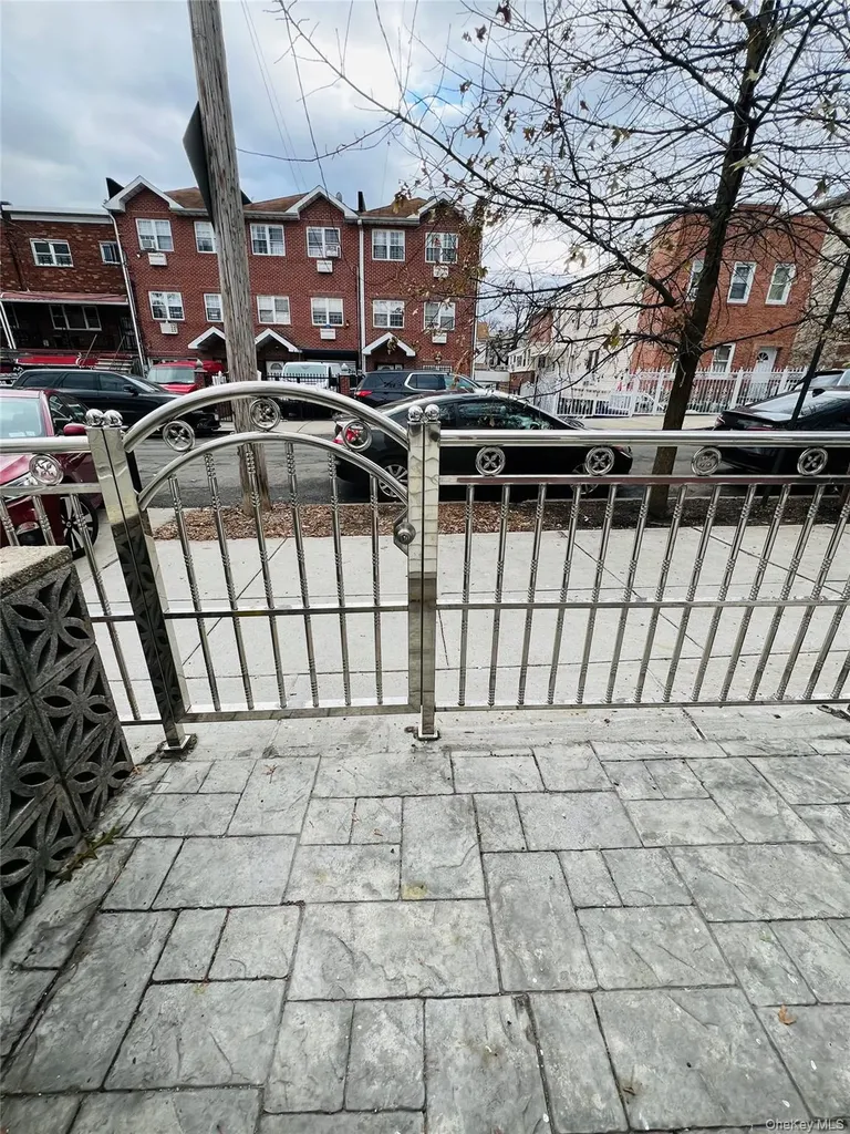2313 Ellis Avenue Bronx NY 10462