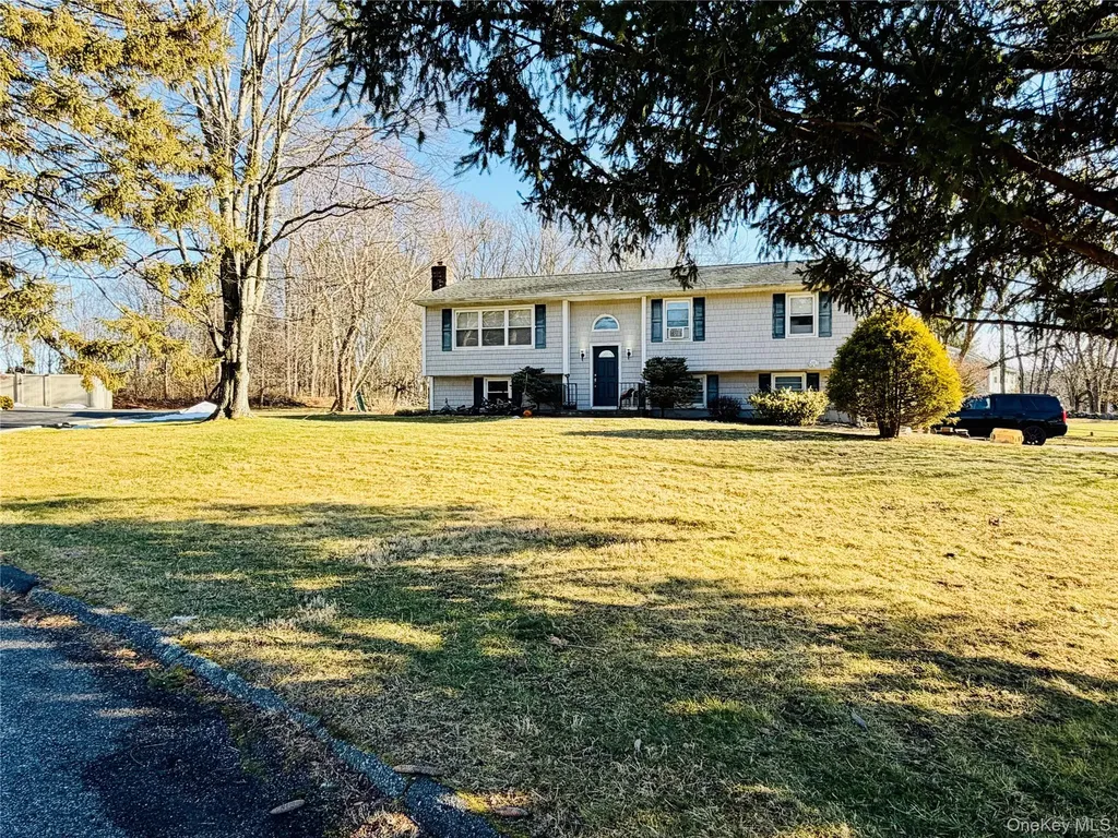 110 Wayacross Road Mahopac NY 10541
