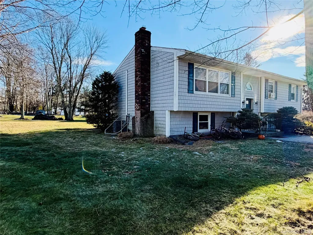110 Wayacross Road Mahopac NY 10541