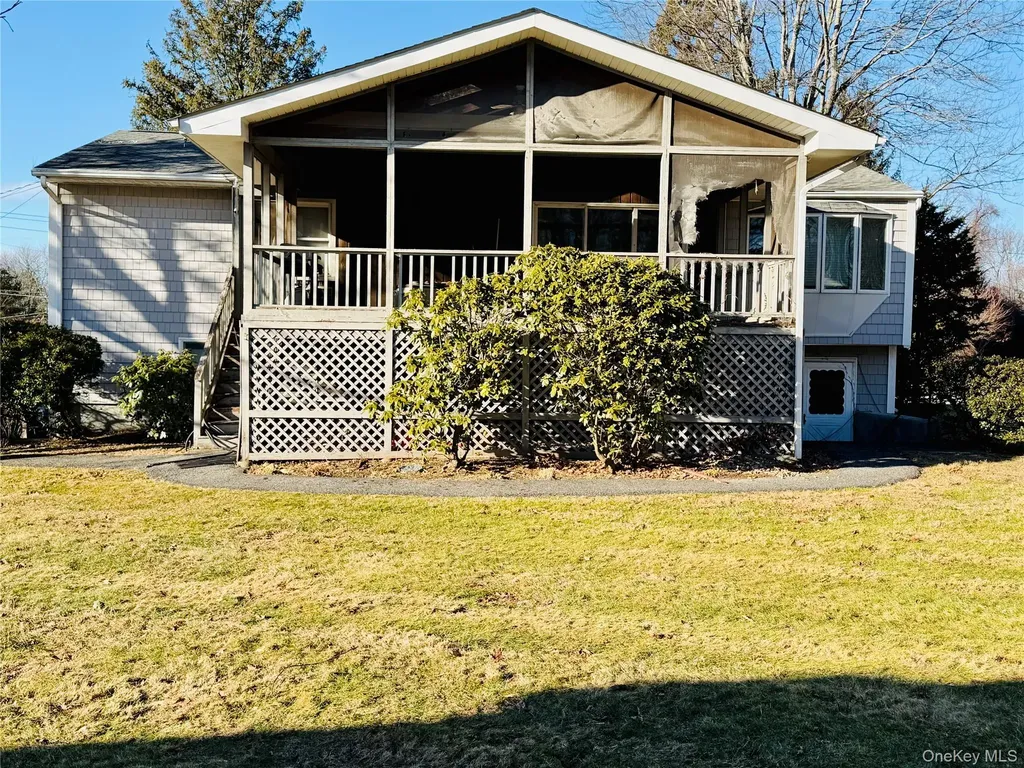 110 Wayacross Road Mahopac NY 10541