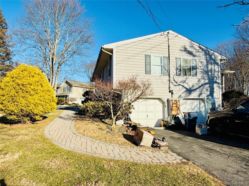 110 Wayacross Road Mahopac NY 10541