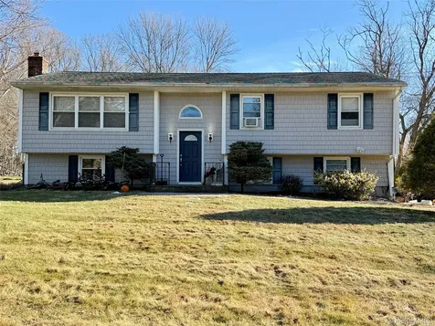 110 Wayacross Road Mahopac NY 10541
