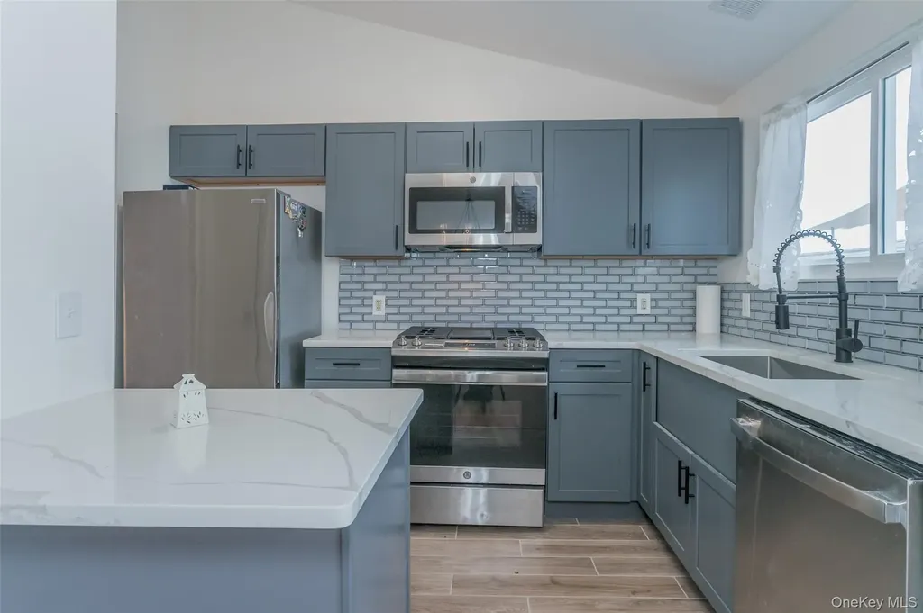 2113 Whispering Hills Chester NY 10918