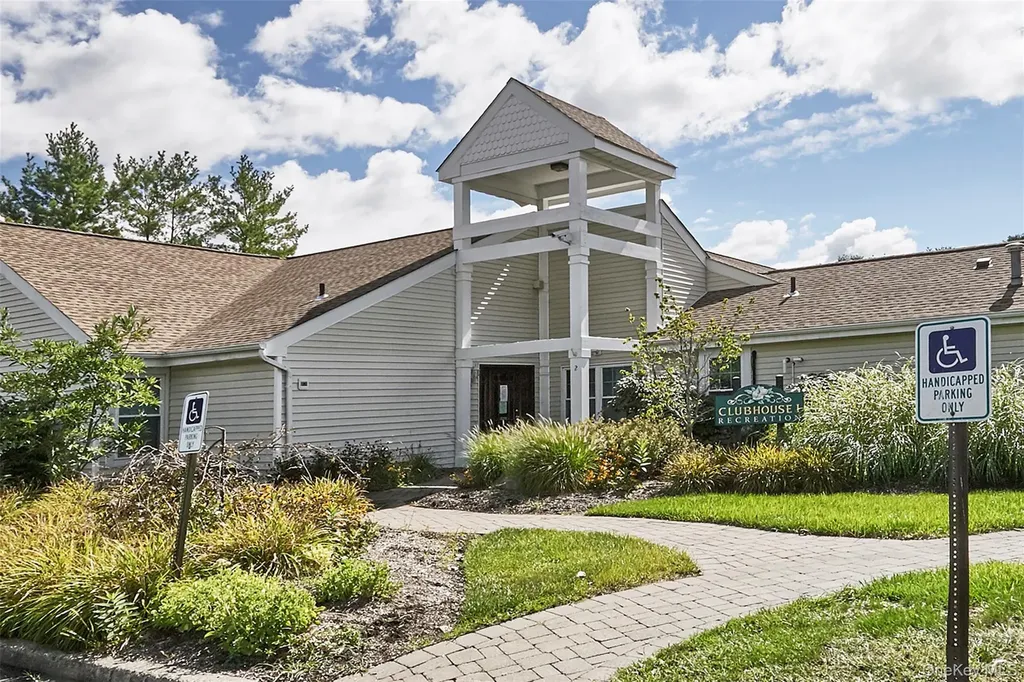 2113 Whispering Hills Chester NY 10918