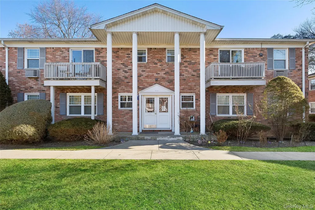 58 Fairharbor Patchogue NY 11772