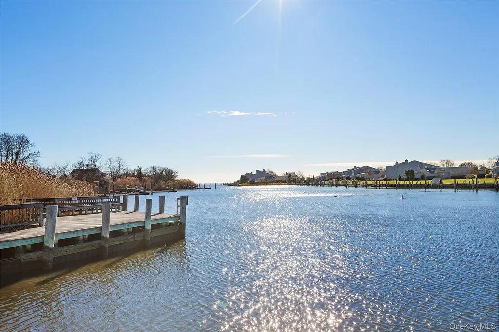 58 Fairharbor Patchogue NY 11772