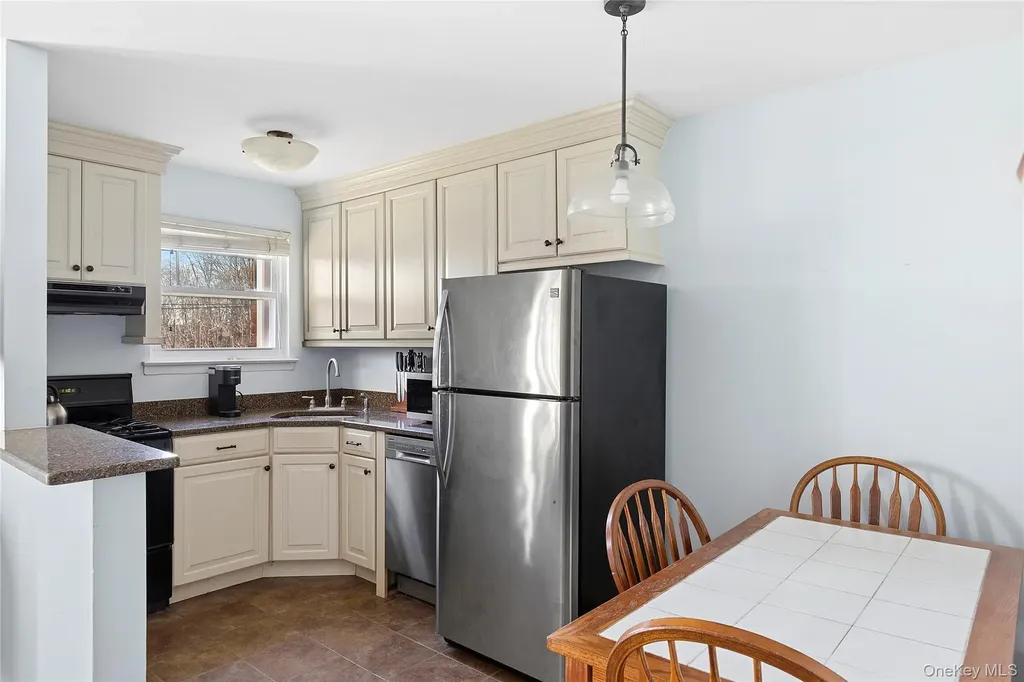 58 Fairharbor Patchogue NY 11772