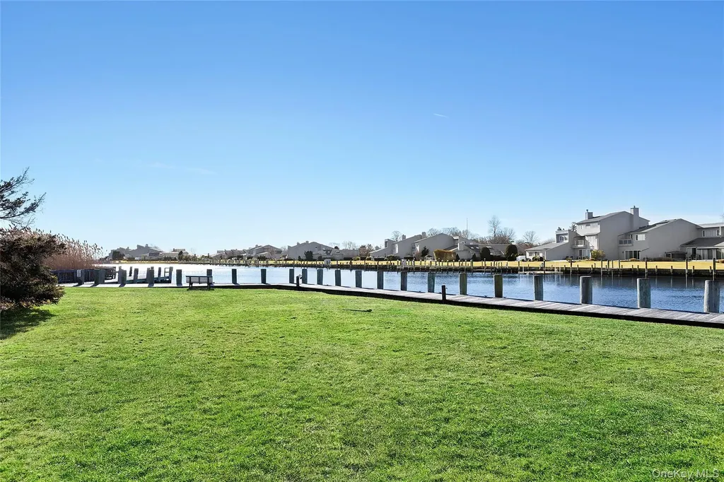 58 Fairharbor Patchogue NY 11772