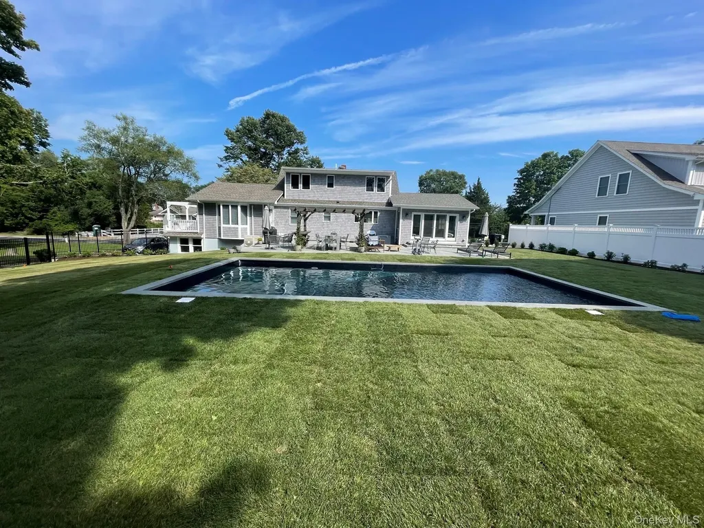 580 Gin Lane Southold NY 11971
