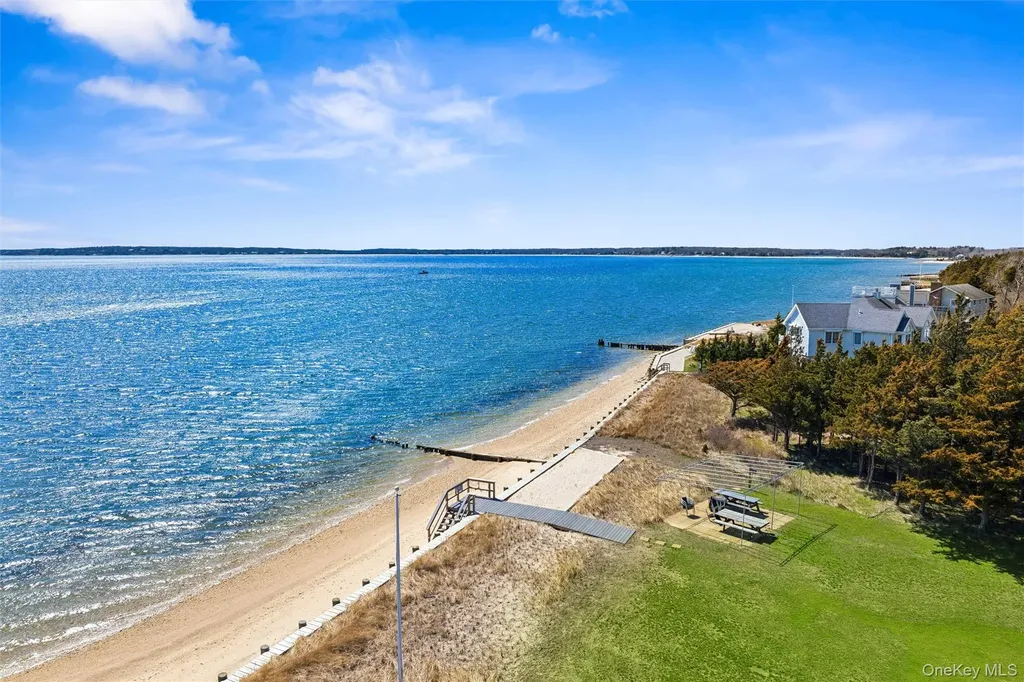 580 Gin Lane Southold NY 11971