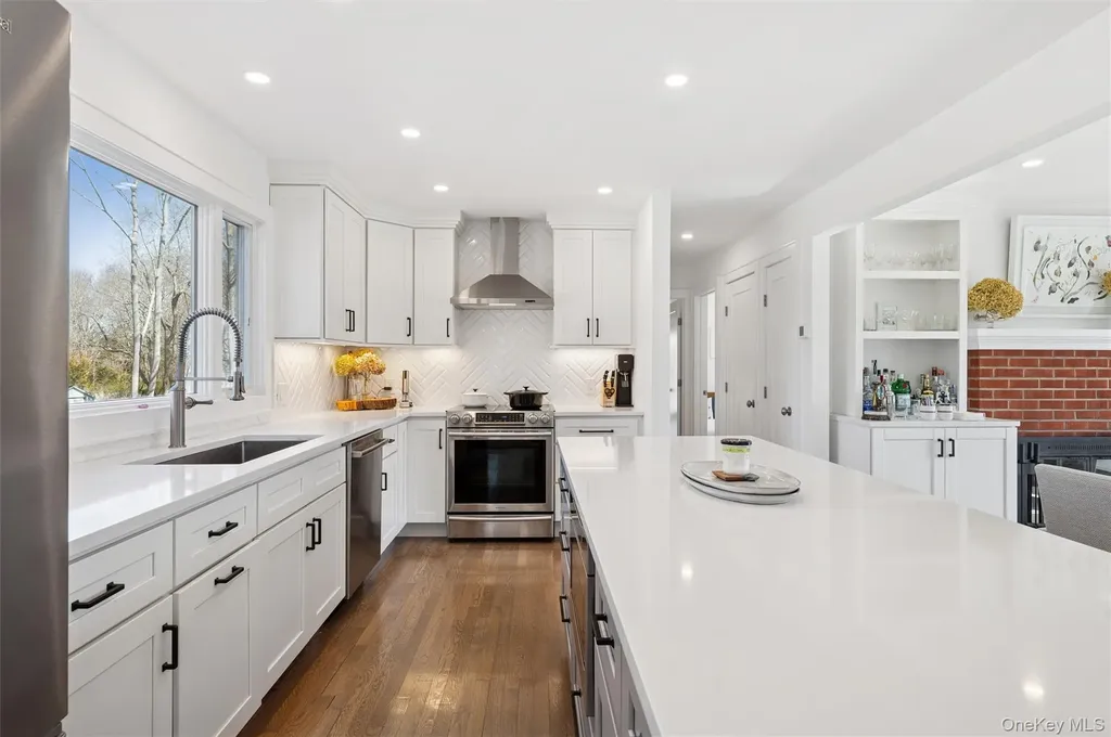 580 Gin Lane Southold NY 11971