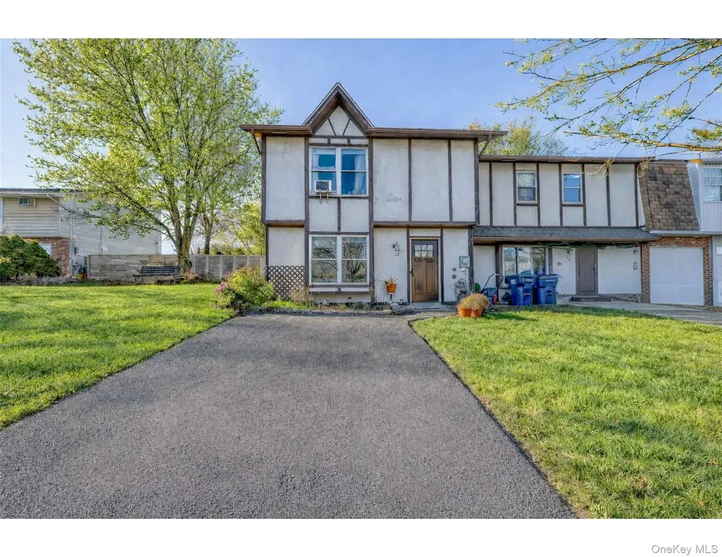 22 Red Barn Lane Middletown NY 10940