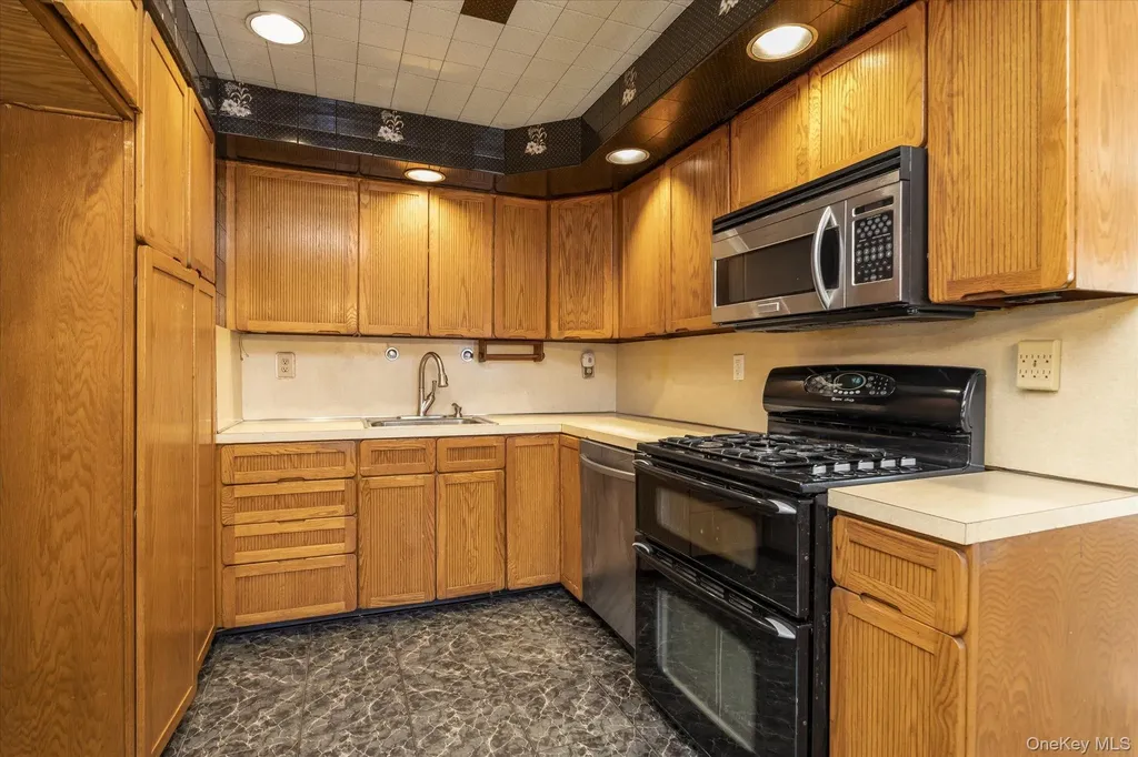 621 Avenue Y Brooklyn NY 11235