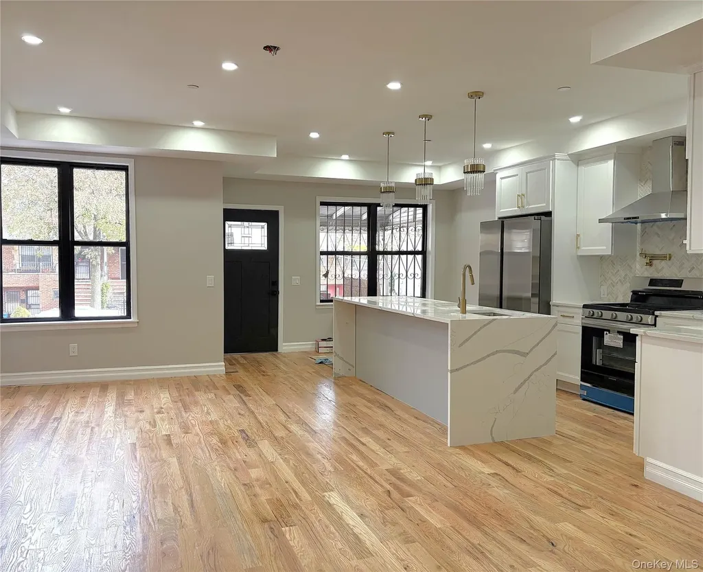 26 E 55th Street Brooklyn NY 11203