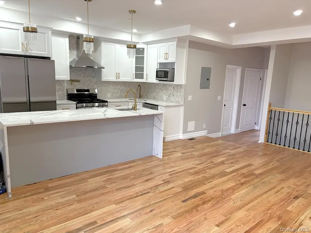 26 E 55th Street Brooklyn NY 11203