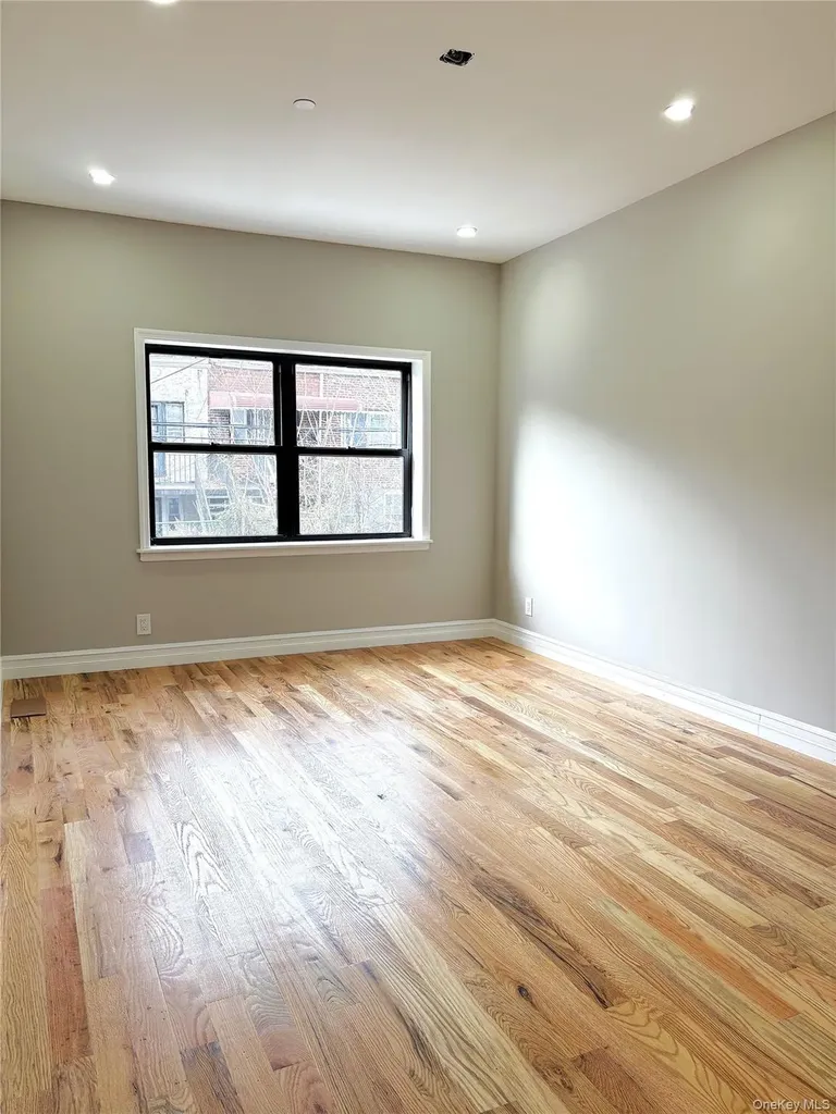 26 E 55th Street Brooklyn NY 11203