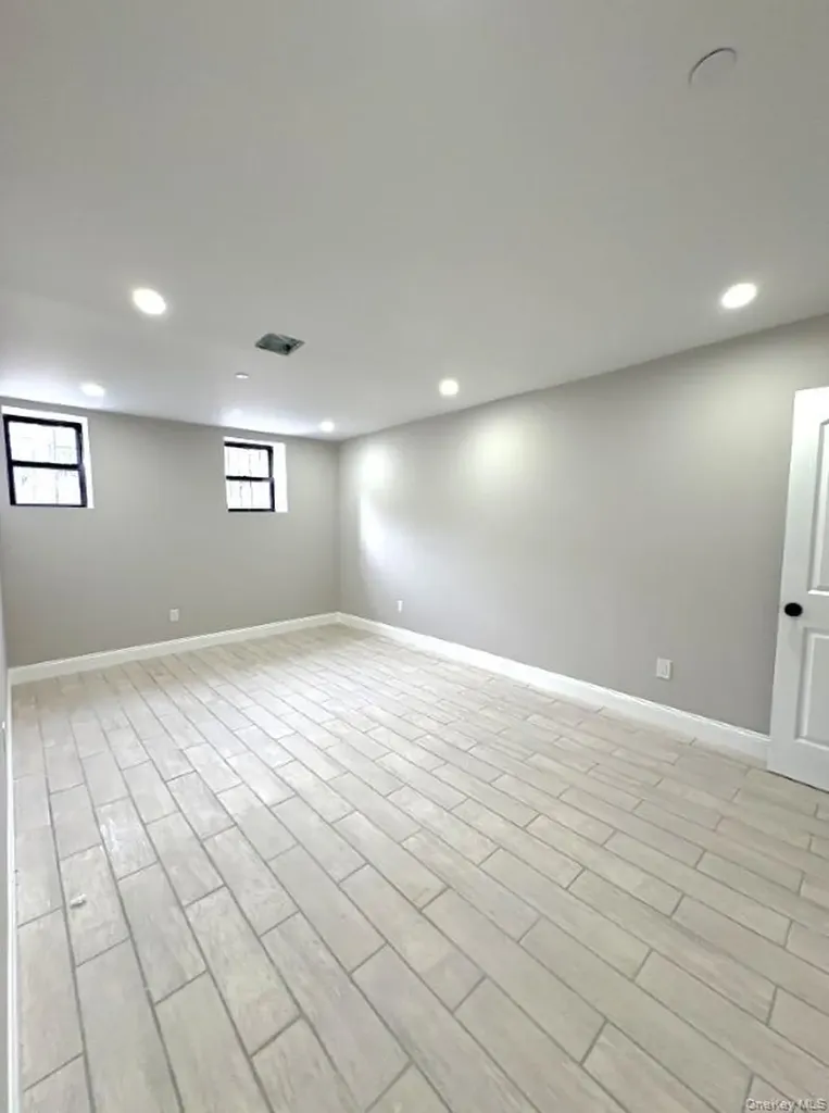 26 E 55th Street Brooklyn NY 11203