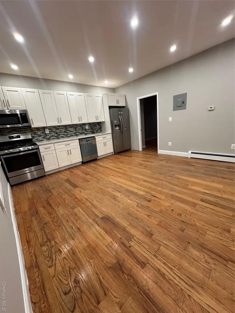 6063 54th Street Maspeth NY 11378