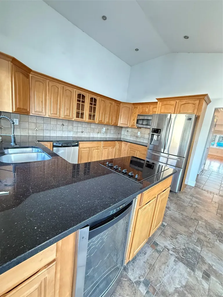 254 Park Avenue Freeport NY 11520