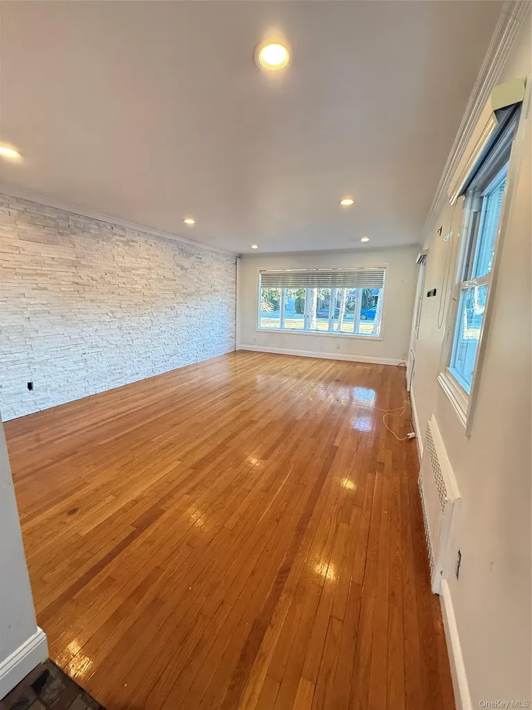 254 Park Avenue Freeport NY 11520