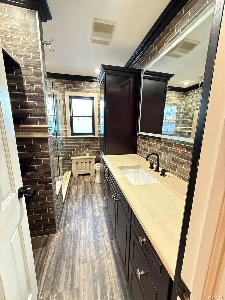 254 Park Avenue Freeport NY 11520