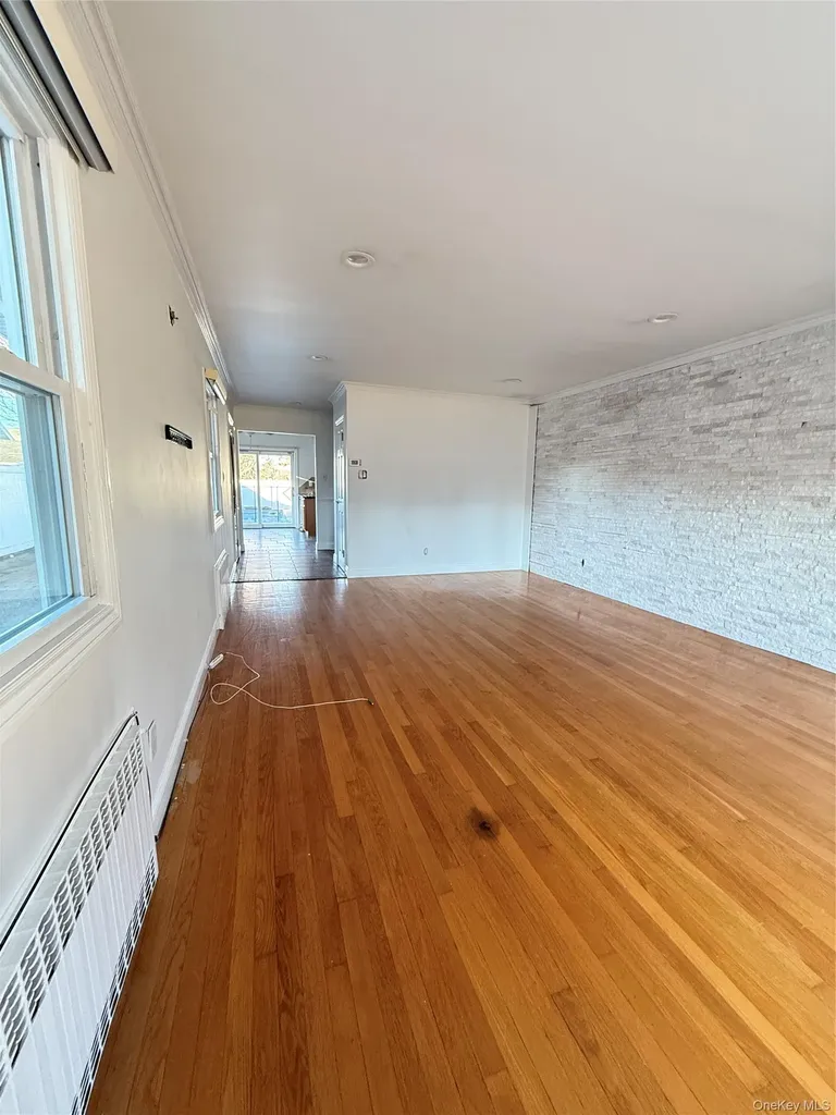 254 Park Avenue Freeport NY 11520