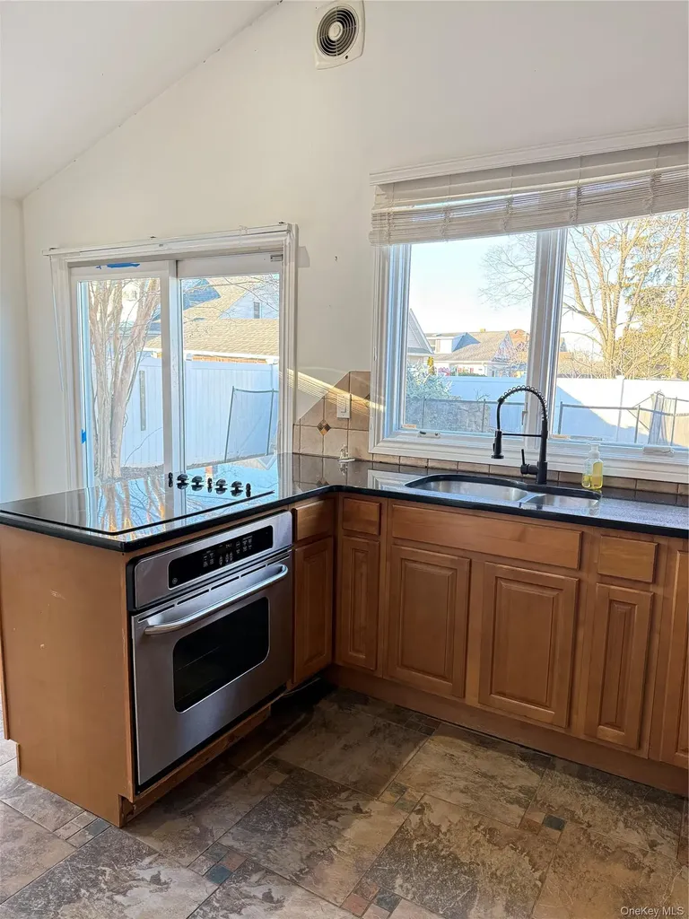 254 Park Avenue Freeport NY 11520