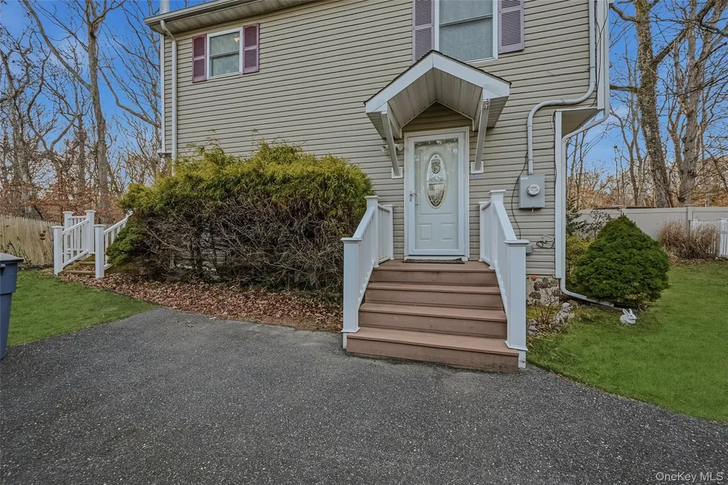 1 3rd Street Wading River NY 11792