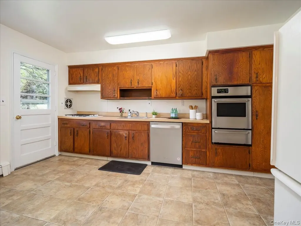 3 Spring Rock Place Spring Valley NY 10977