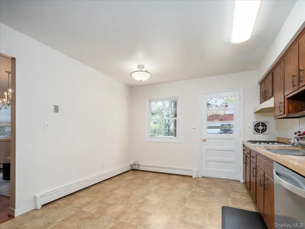3 Spring Rock Place Spring Valley NY 10977