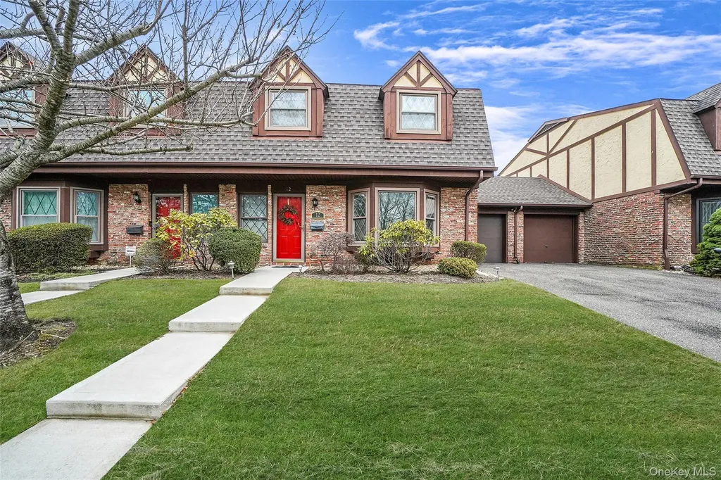 12 Quail Run Drive Deer Park NY 11729
