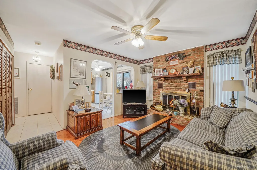 12 Quail Run Drive Deer Park NY 11729