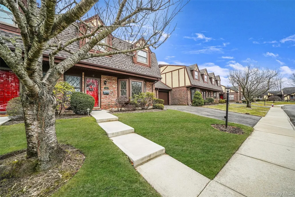 12 Quail Run Drive Deer Park NY 11729