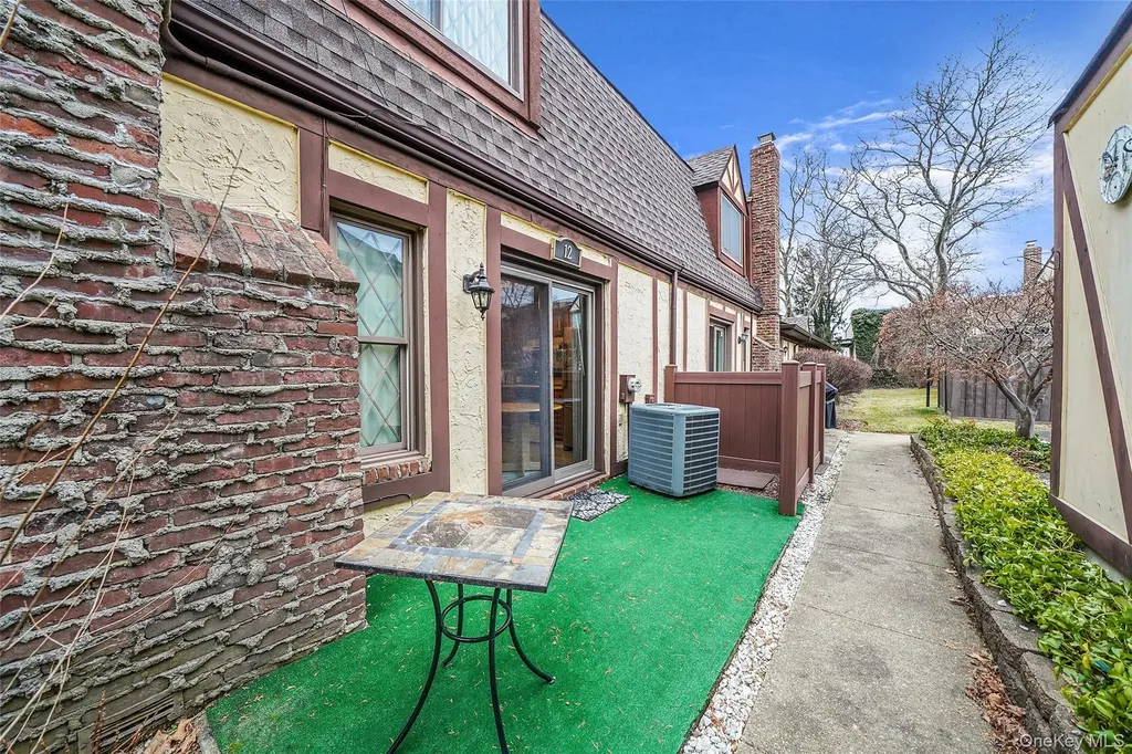 12 Quail Run Drive Deer Park NY 11729