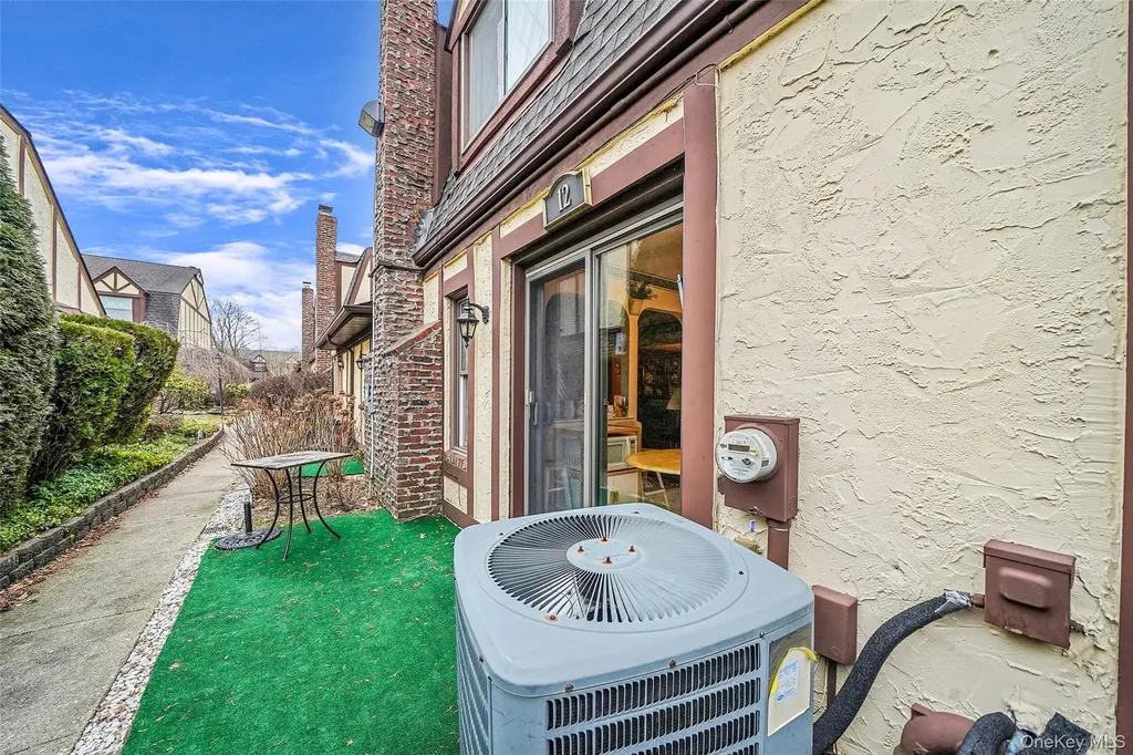 12 Quail Run Drive Deer Park NY 11729