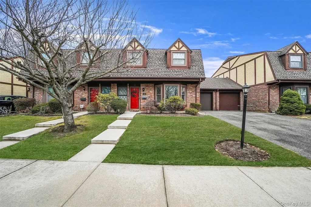 12 Quail Run Drive Deer Park NY 11729