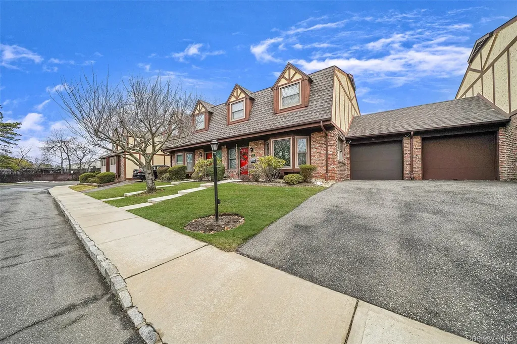 12 Quail Run Drive Deer Park NY 11729