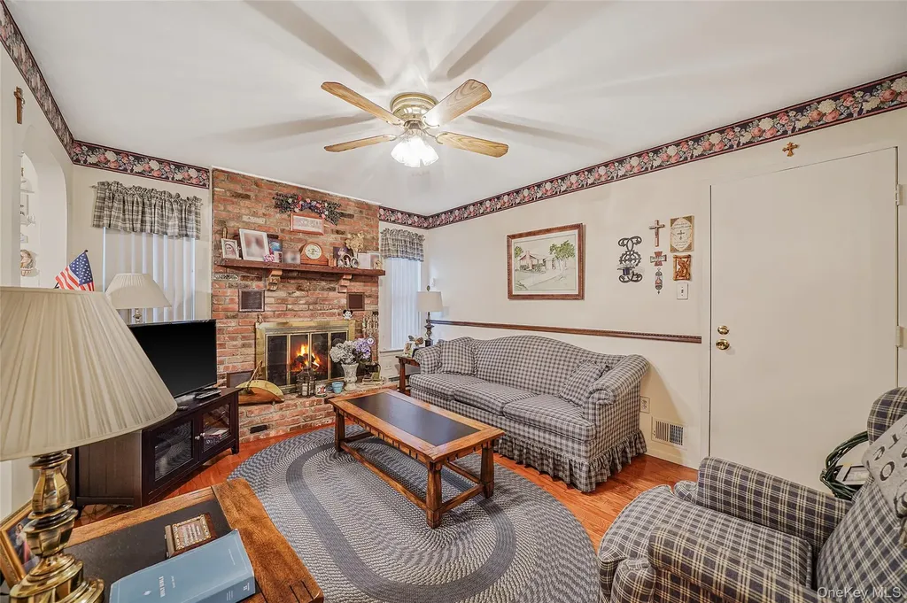 12 Quail Run Drive Deer Park NY 11729