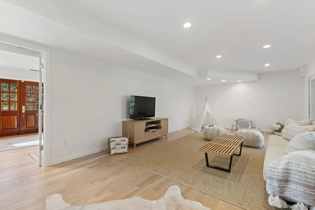 21 Kolbert Drive Scarsdale NY 10583