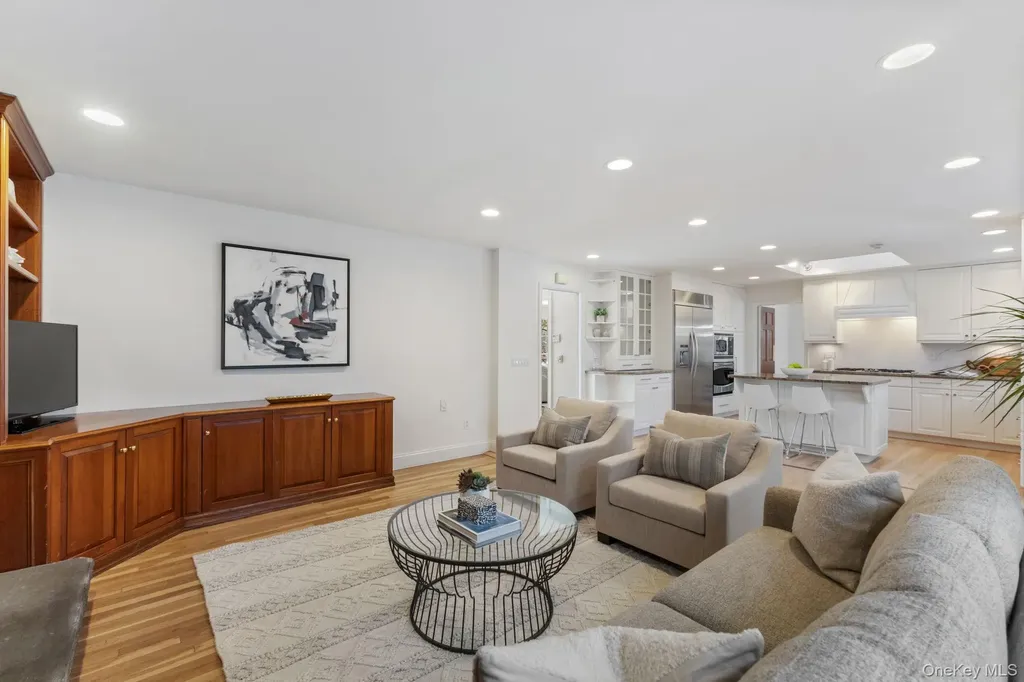 21 Kolbert Drive Scarsdale NY 10583