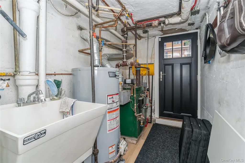 14839 60th Avenue Flushing NY 11355