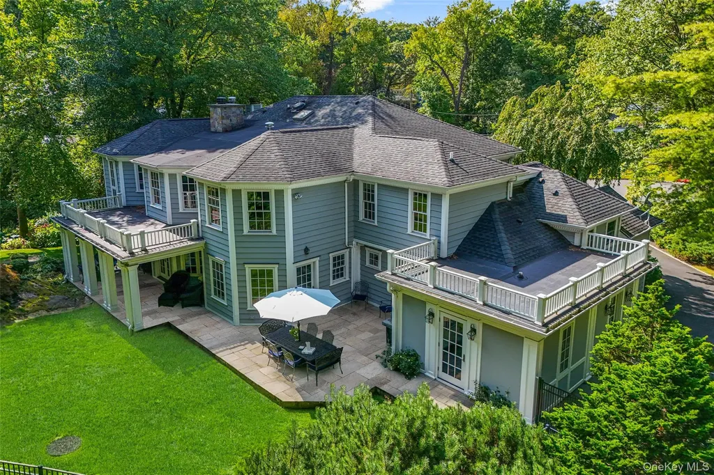 10 Hilltop Road Larchmont NY 10538