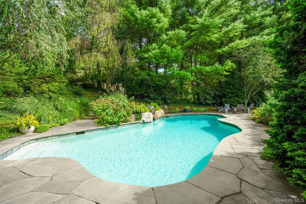 10 Hilltop Road Larchmont NY 10538