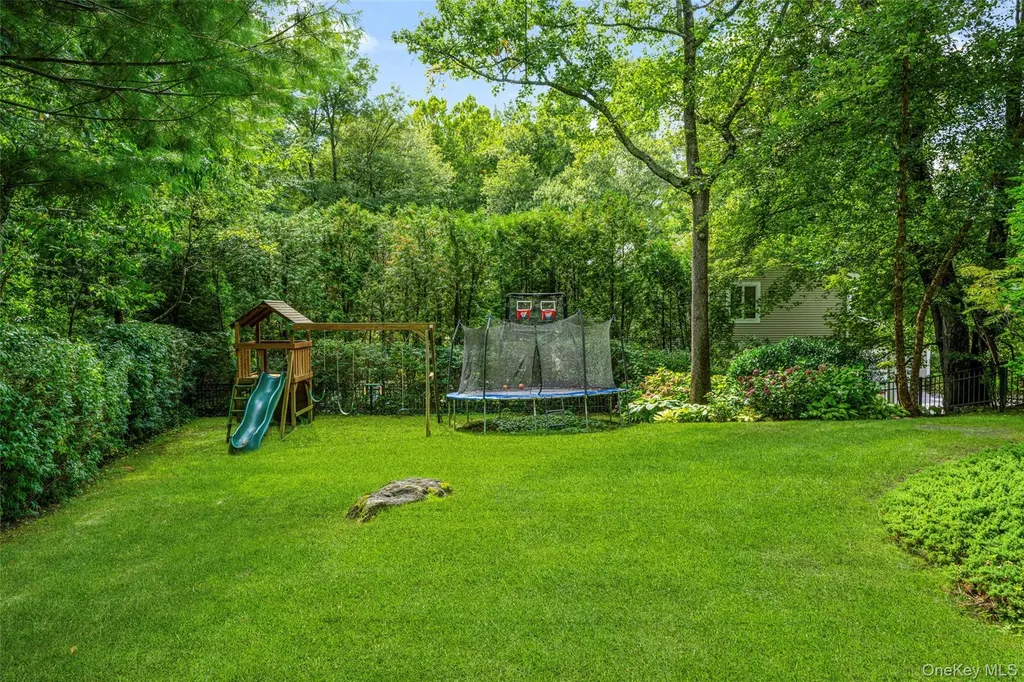 10 Hilltop Road Larchmont NY 10538