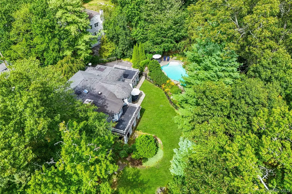 10 Hilltop Road Larchmont NY 10538