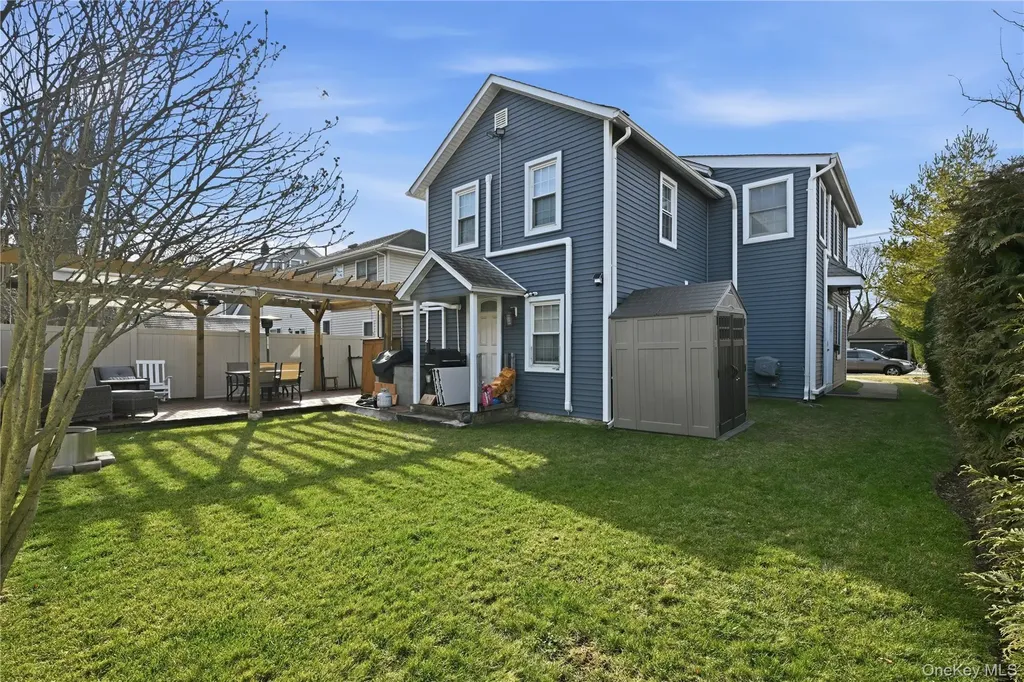 8 Burton Avenue Woodmere NY 11598