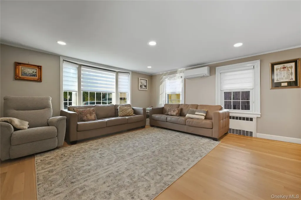 8 Burton Avenue Woodmere NY 11598