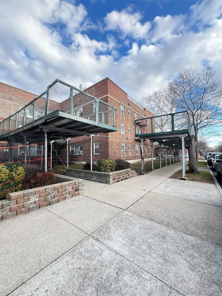 68-09 138th Street Flushing NY 11367
